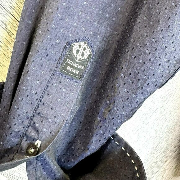 ROAR Shirt Mens Size Medium Navy Blue Embroidered Flip Cuff Signature Vitality - Picture 5 of 6